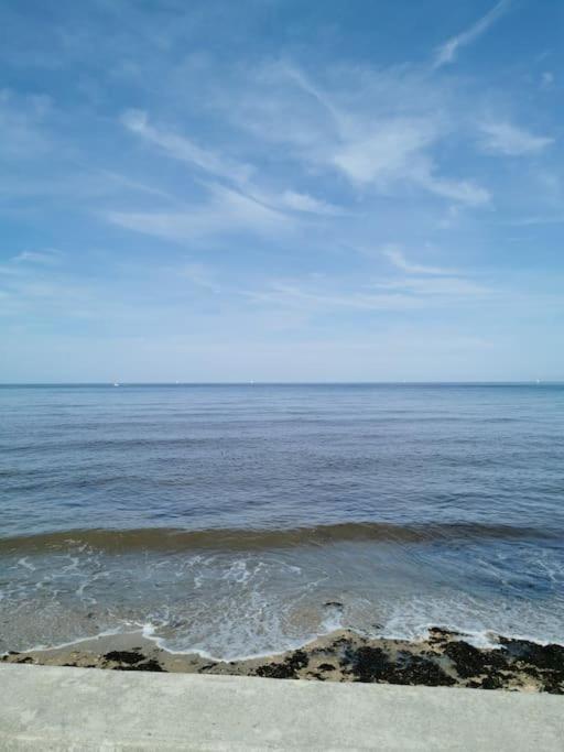 Appartement Acces Direct A La Plage Bernières-sur-Mer Zewnętrze zdjęcie