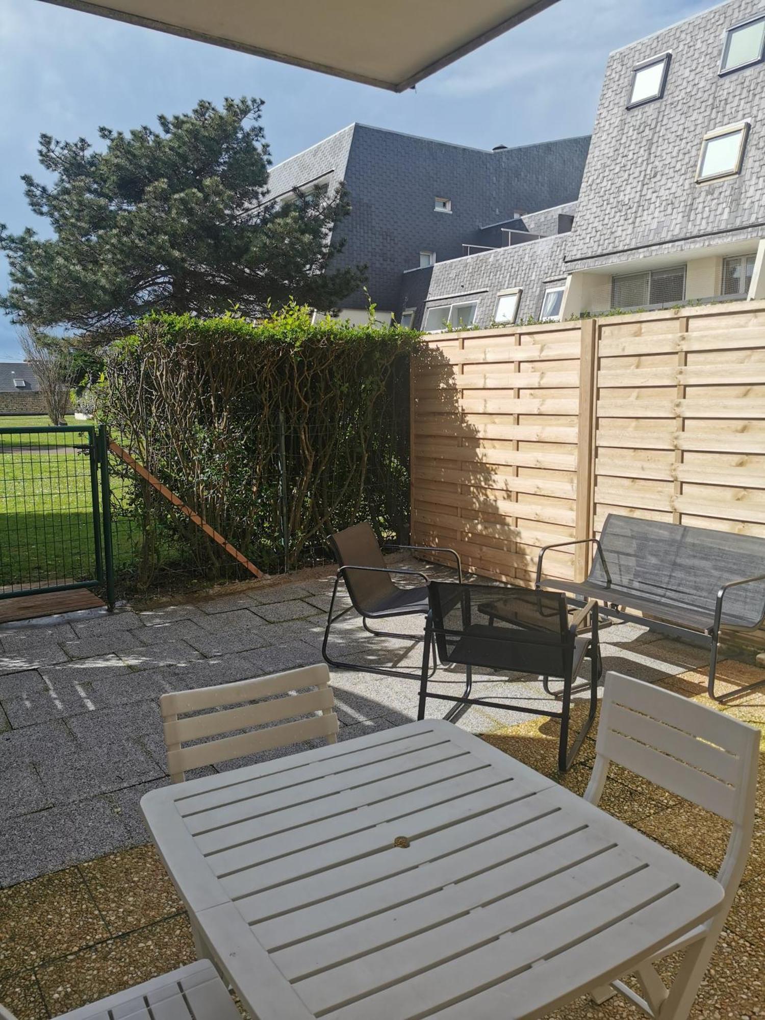 Appartement Acces Direct A La Plage Bernières-sur-Mer Zewnętrze zdjęcie
